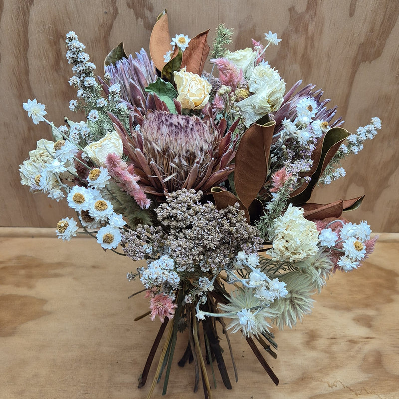 Rewa dried flower bouquet